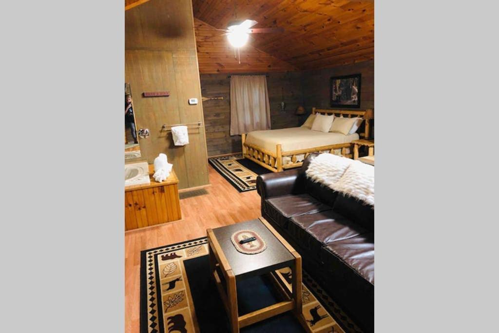 The Fishing Hole Cabin - Sage Vacations 蓋特林堡 外观 照片
